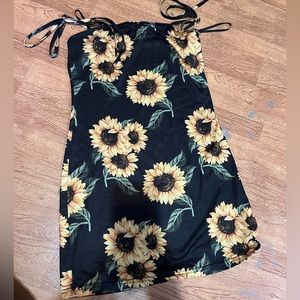 Sunflower dress size small